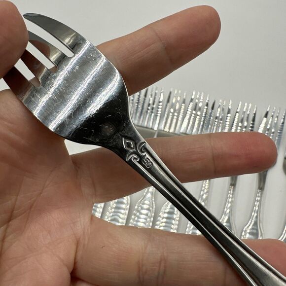 Winco Toulouse Dinner Fork Glossy Stainless Steel Shell Pattern Set 9 PCs 7.3/8” - Picture 5 of 5